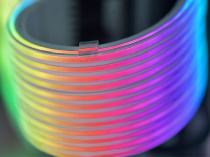 Fotografija izdelka Kabel Lian Li Strimer Plus V2 Triple 8-Pin RGB PCIe, za grafično kartico, 30 cm